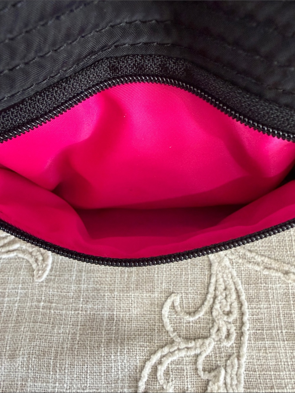 Dooney & Bourke Black Nylon Crossbody/Leather Strap with Double Zip Front Pocket - Picture 10 of 15